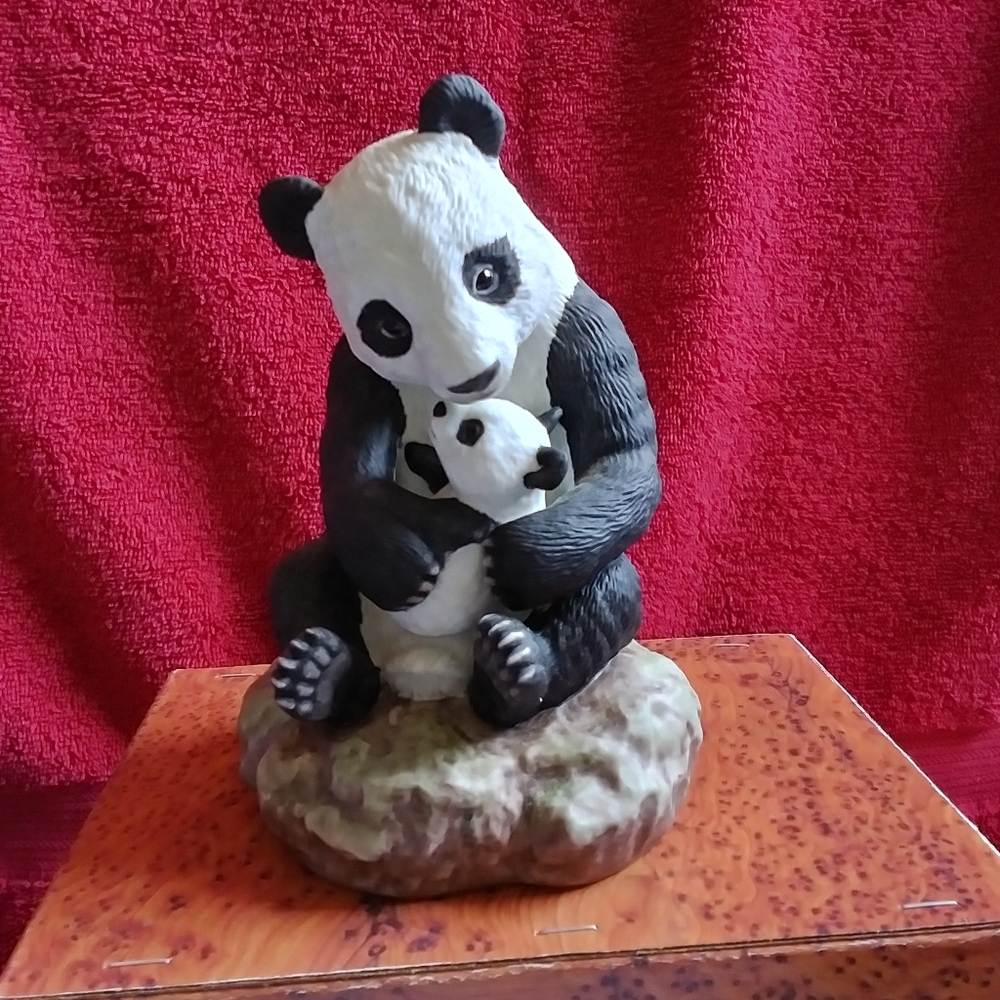 World Wildlife Fund Panda & baby music box. 1986 edition.